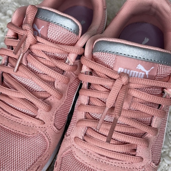 Puma Sneakers Size 7.5 - Picture 6 of 12